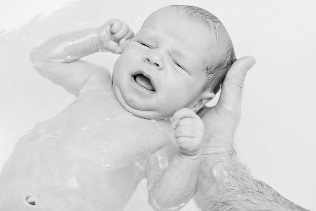 Reasons to Delay Baby's First Bath